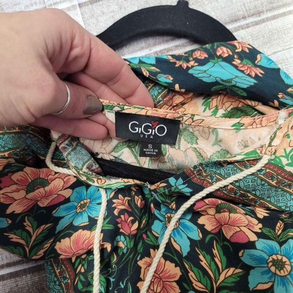 GiGio, Gorgeous Boho-Floral, Low V-Cut - Picture 2 of 10